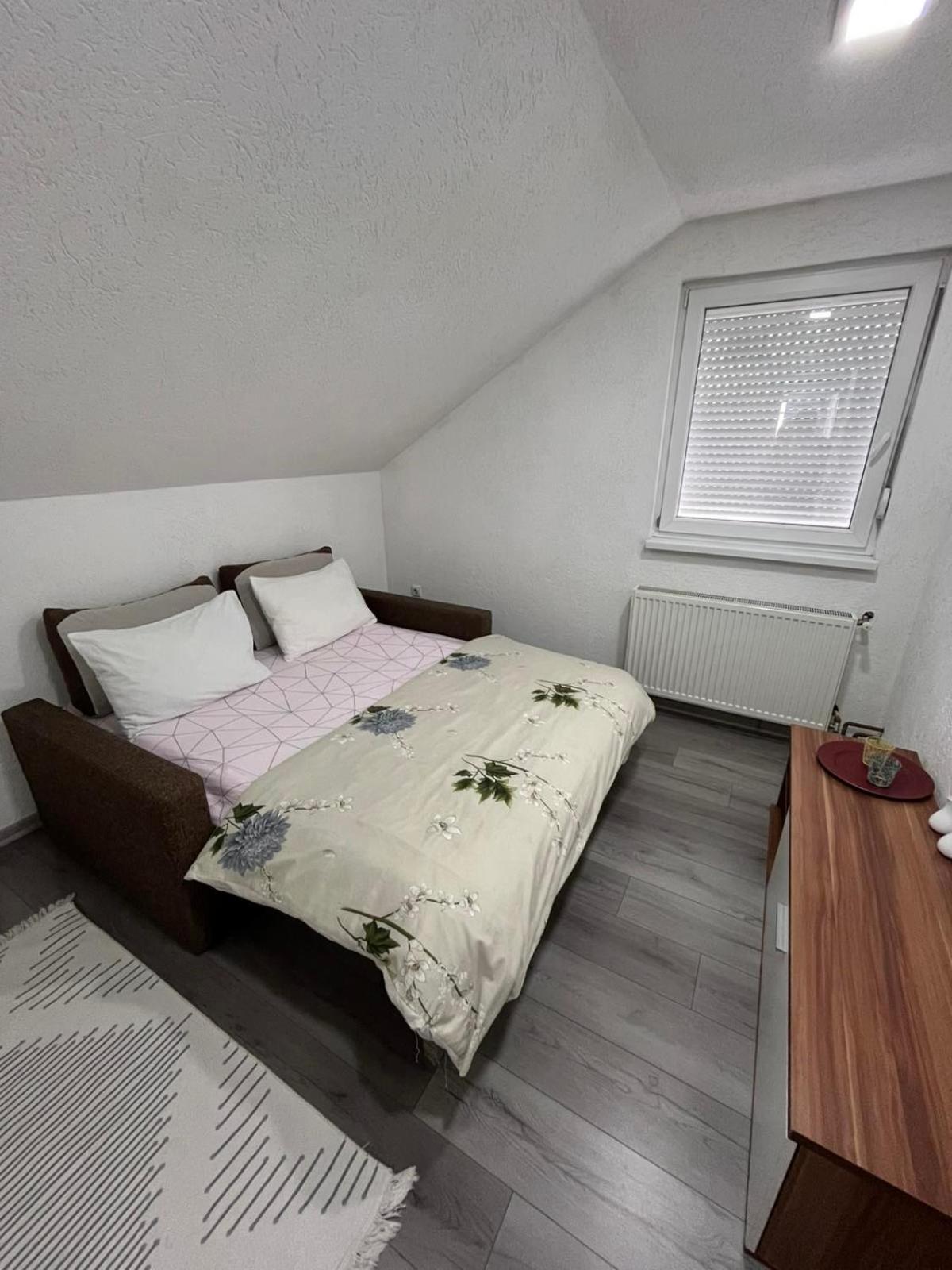 Apartman All Seasons Hotonj Exterior foto
